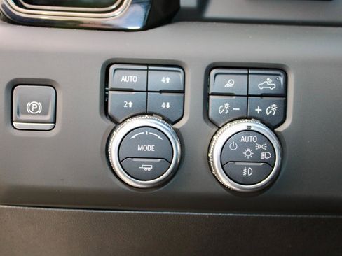 Used 2024 GMC Sierra 2500 AT4 w/ AT4 Premium Plus Package image 22