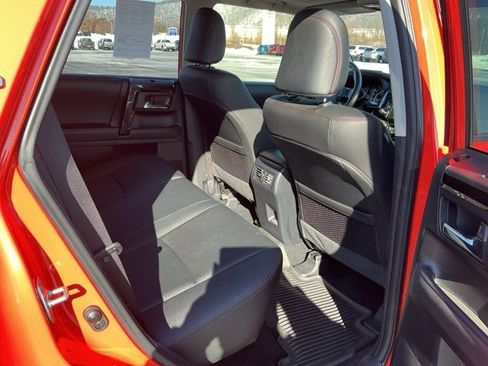 Used 2024 Toyota 4Runner TRD Off-Road Premium image 31