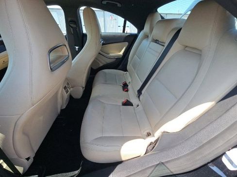 Used 2018 Mercedes-Benz CLA 250 4MATIC image 5