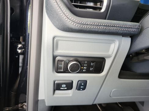Used 2025 Ford F150 Lightning Flash AWD/4WD image 12