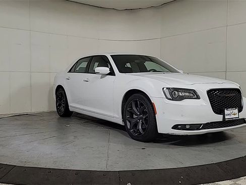 Used 2023 Chrysler 300 S image 2