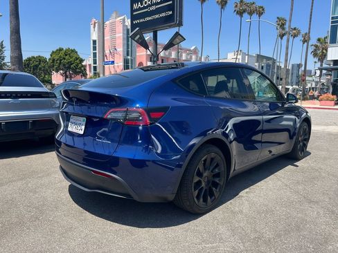 Used 2023 Tesla Model Y 2WD image 5