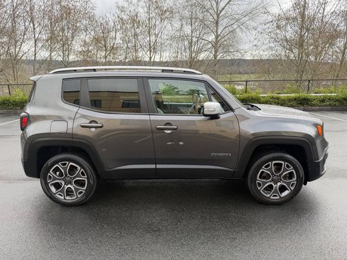 Used 2017 Jeep Renegade Limited AWD/4WD image 4