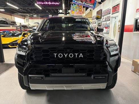 Used 2026 Toyota 4Runner Trailhunter AWD/4WD image 2