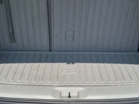 Used 2018 Toyota Highlander XLE AWD/4WD image 7