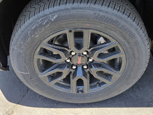 New 2025 GMC Sierra 1500 Elevation image 5