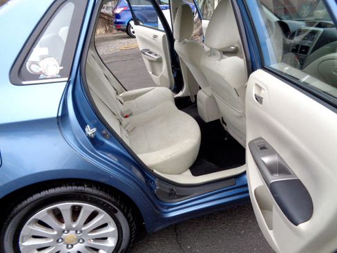 Used 2010 Subaru Impreza 2.5i Premium image 17