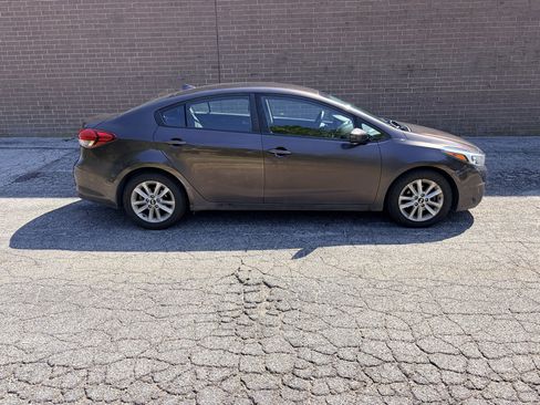 Used 2017 Kia Forte LX w/ LX Popular Package FWD image 6