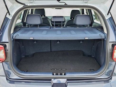 Used 2021 Hyundai Venue FWD image 6