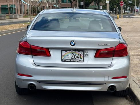 Used 2019 BMW 530e w/ Convenience Package RWD image 4