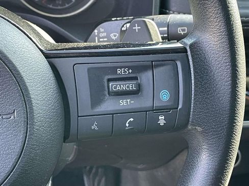Used 2023 Nissan Rogue SV image 20