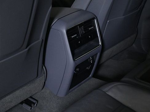 Used 2022 Porsche Cayenne Turbo image 21