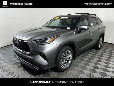 Certified 2026 Toyota Highlander Platinum image 1