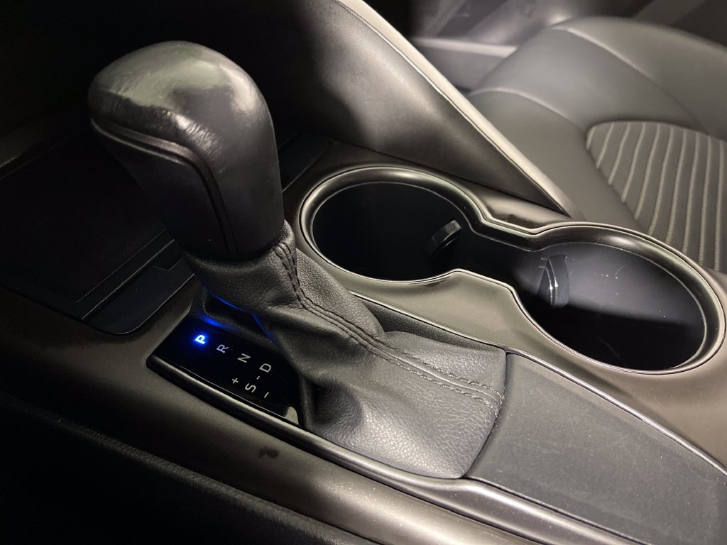 Used 2021 Toyota Camry SE w/ Convenience Package FWD image 22
