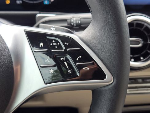 Certified 2026 Mercedes-Benz GLB 250 image 29