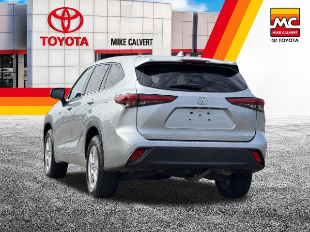 Used 2021 Toyota Highlander LE FWD image 6