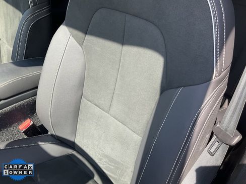 Used 2023 Volvo XC40 Recharge Plus image 17