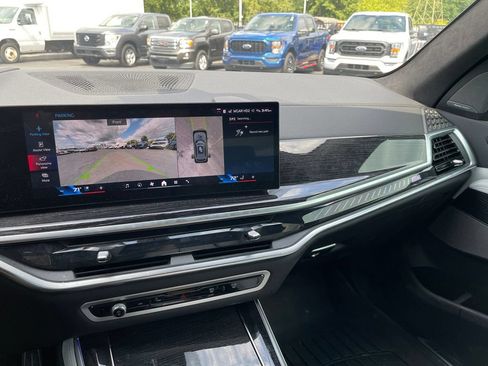 Used 2025 BMW X5 M60i AWD/4WD image 17