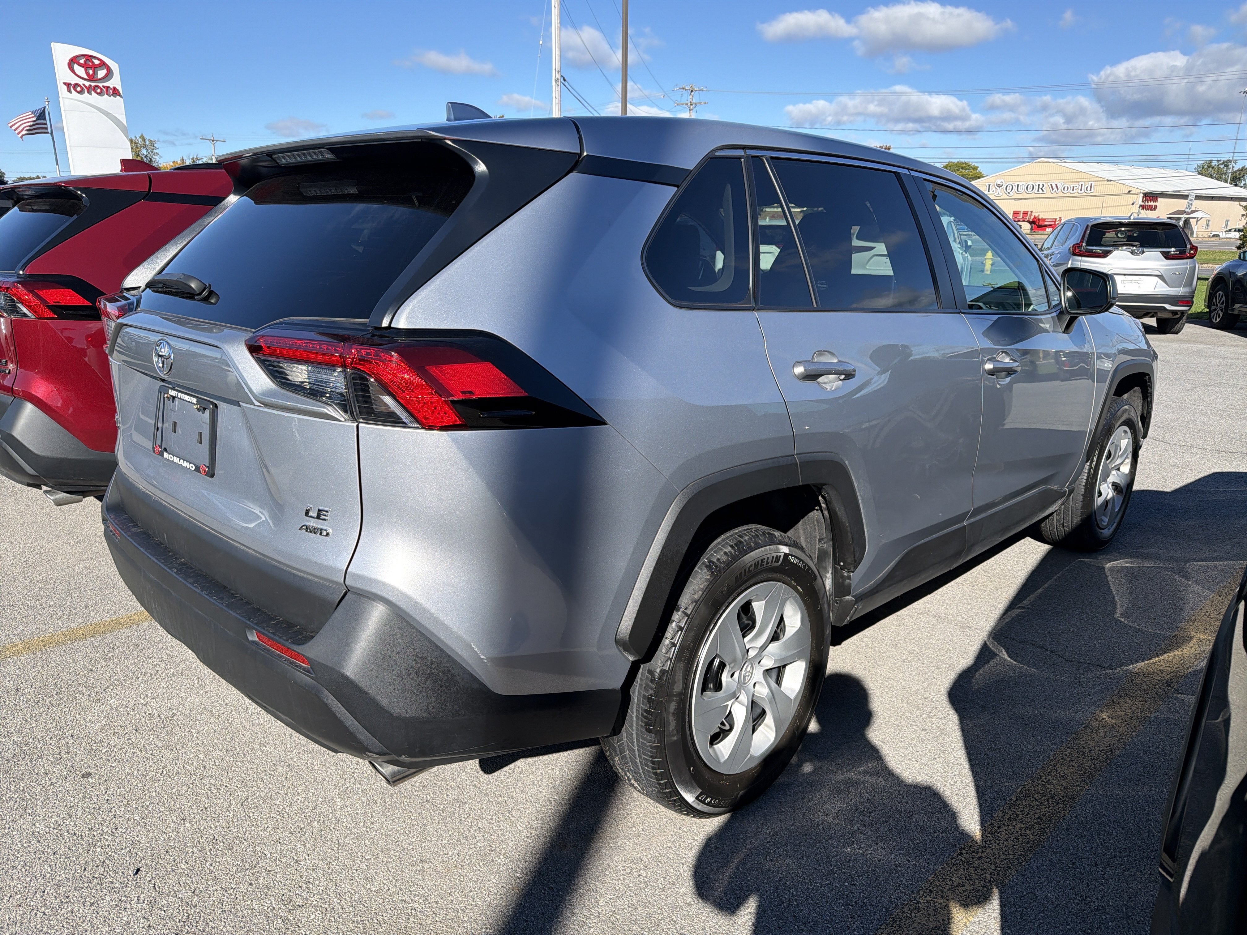Used 2024 Toyota RAV4 LE AWD/4WD image 7