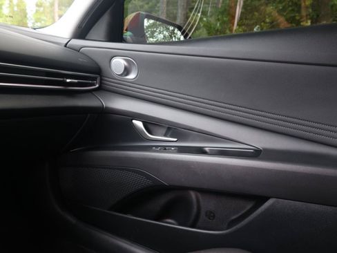 Used 2024 Hyundai Elantra SEL w/ Convenience Package FWD image 14