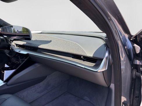 Used 2024 Lucid Air Pure RWD image 47