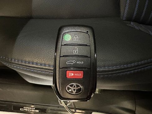 Used 2024 Toyota Corolla Cross AWD Hybrid w/ Convenience Package image 16