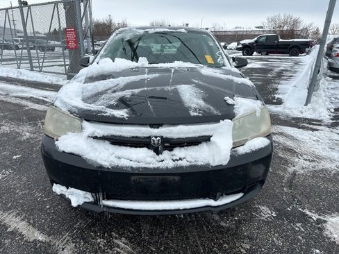 Used 2009 Dodge Avenger SE image 2