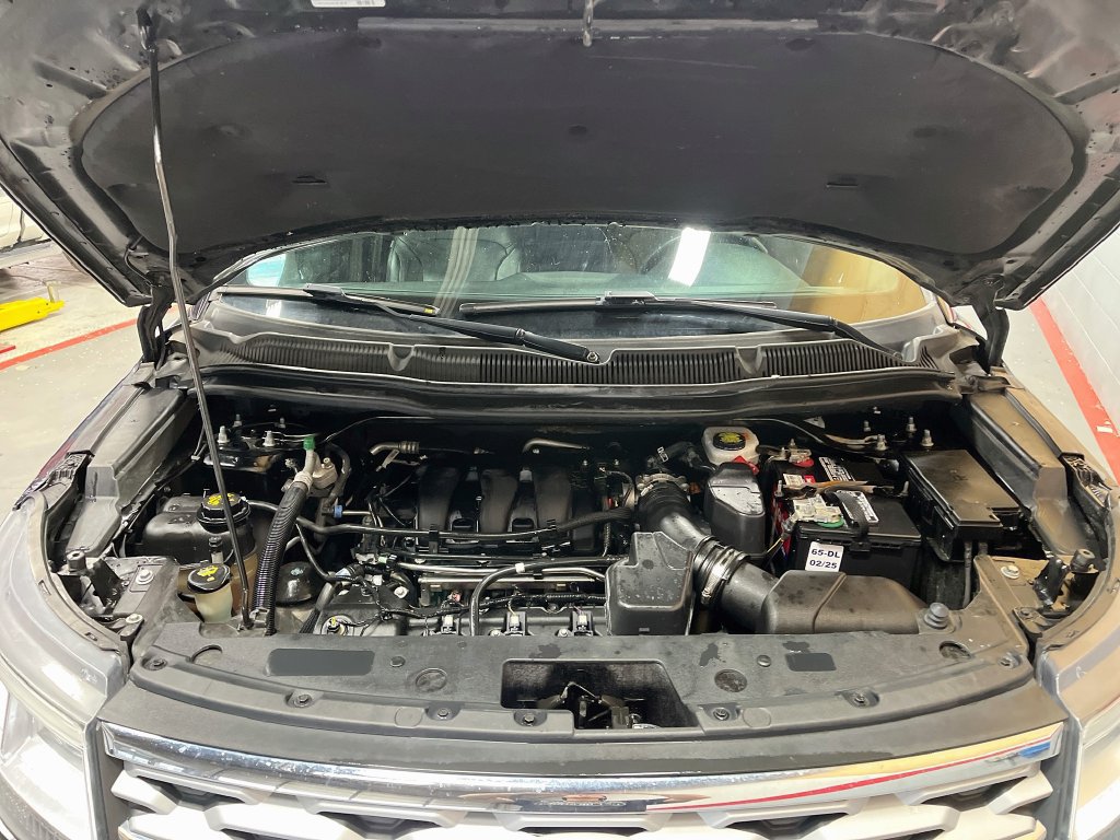 Used 2018 Ford Explorer Limited AWD/4WD image 32