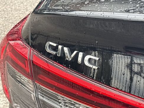 Used 2023 Honda Civic Sport image 18