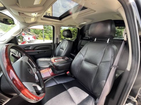 Used 2012 Cadillac Escalade EXT Luxury AWD/4WD image 13