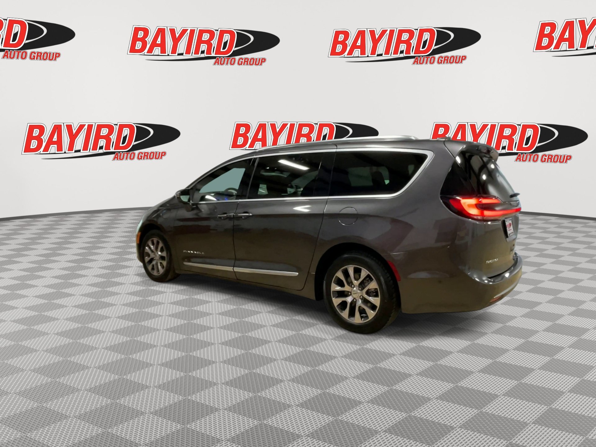 Used 2022 Chrysler Pacifica Pinnacle FWD image 6