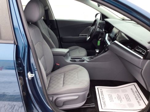 Used 2020 Kia Niro LX image 23