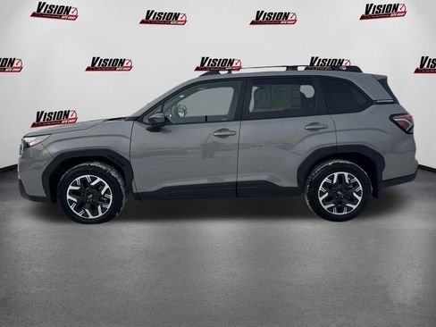 Used 2025 Subaru Forester Premium AWD/4WD image 8