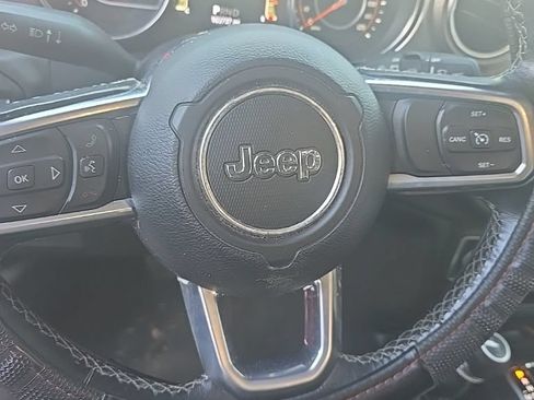 Used 2020 Jeep Wrangler Unlimited Sahara AWD/4WD image 9