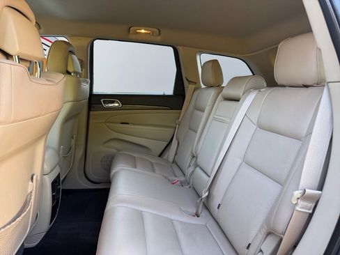 Used 2015 Jeep Grand Cherokee Laredo w/ Quick Order Package 23E image 18