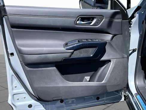 New 2026 Nissan Pathfinder Platinum w/ Cargo Package FWD image 10