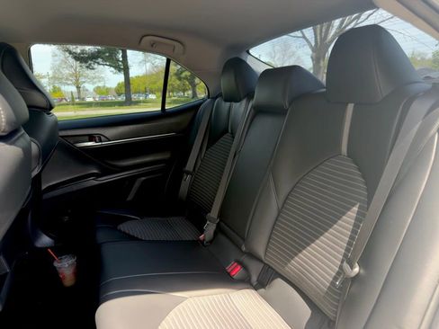 Used 2021 Toyota Camry SE FWD image 19