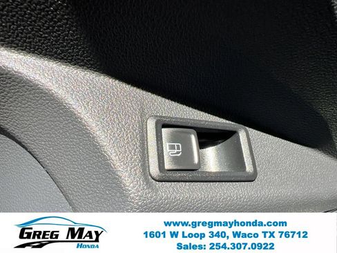Used 2022 Volkswagen Taos SEL w/ Panoramic Sunroof Package AWD/4WD image 28