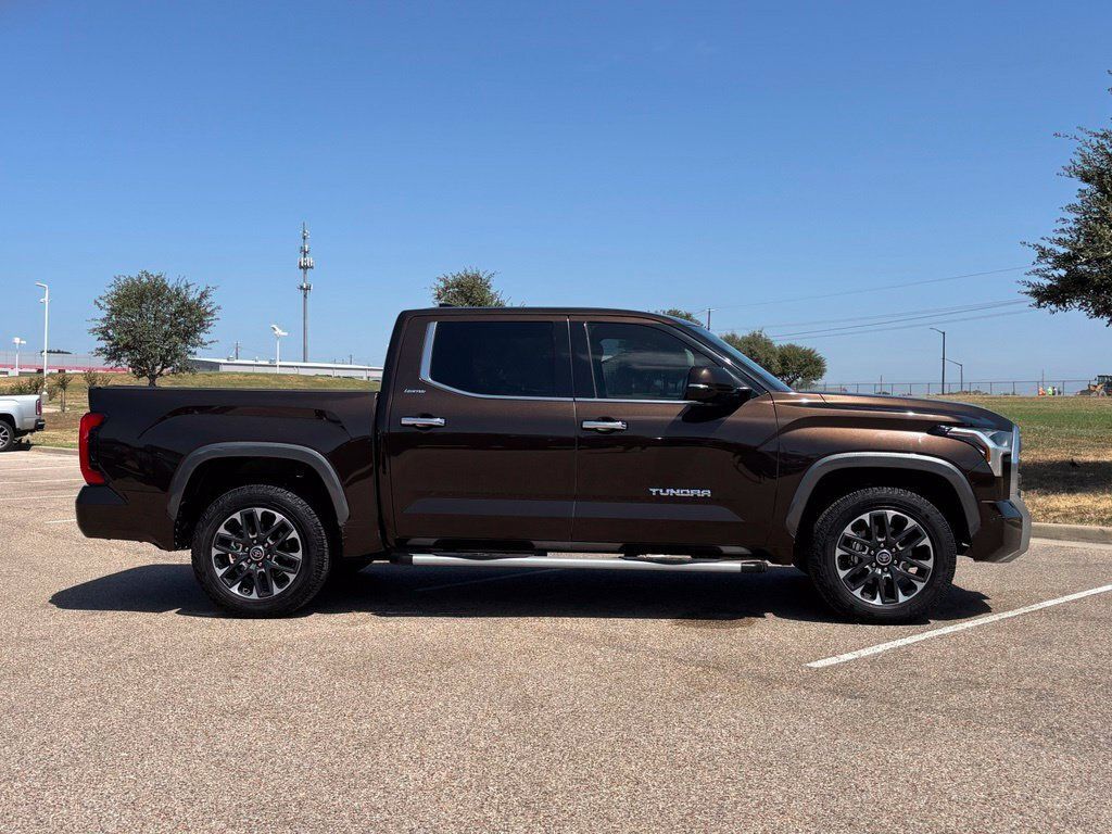 Used 2022 Toyota Tundra Limited w/ Power Package RWD image 5