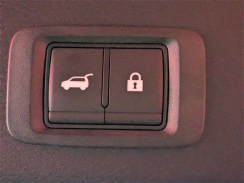 New 2025 Mitsubishi Outlander SE image 10