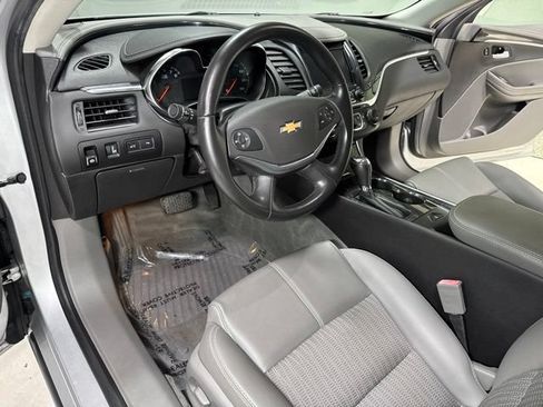Used 2015 Chevrolet Impala LT w/ Convenience Package FWD image 12