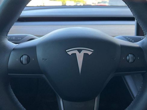 Used 2023 Tesla Model Y Standard Range image 23