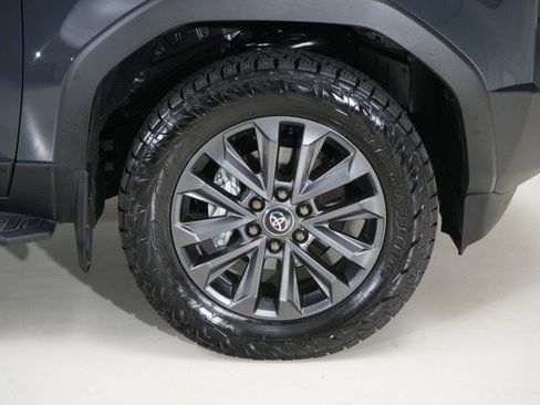 Used 2025 Toyota Land Cruiser image 33