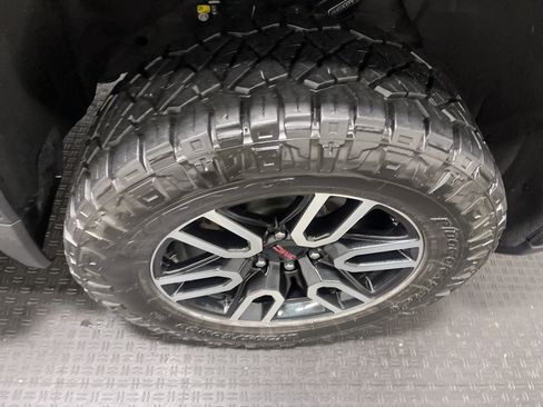 Used 2025 GMC Sierra 1500 AT4 w/ AT4 Premium Package image 26