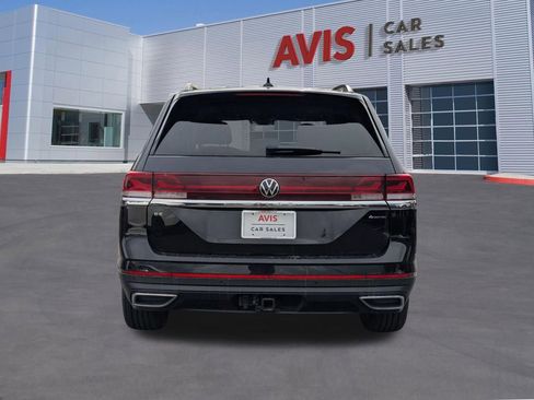 Used 2025 Volkswagen Atlas SE image 7