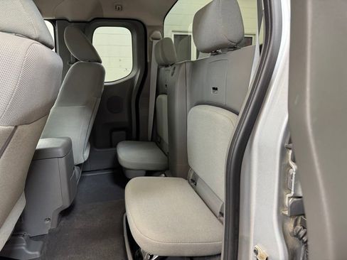 Used 2019 Nissan Frontier S RWD image 15