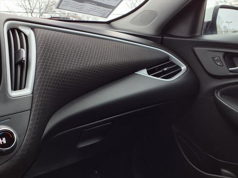 Used 2024 Chevrolet Malibu LT image 29