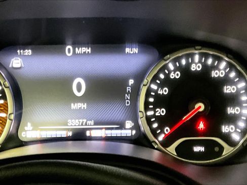 Used 2023 Jeep Renegade Trailhawk image 23