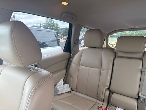 Used 2015 Nissan Pathfinder SL w/ SL Tech Package FWD image 15