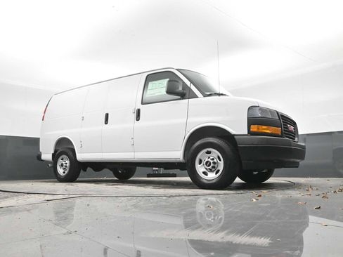 New 2025 GMC Savana 2500 w/ Driver Convenience Package image 41